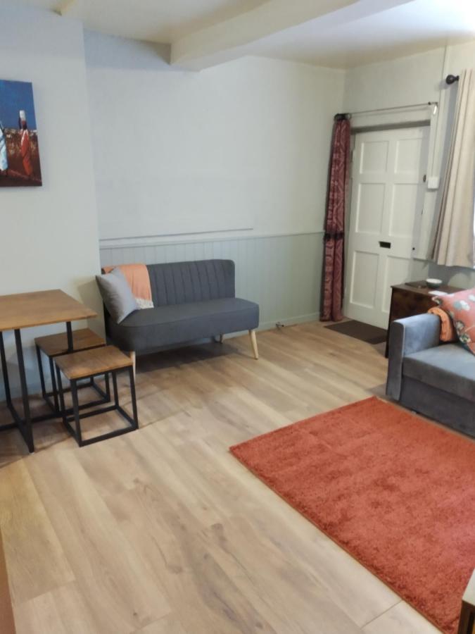 Appartamento Self Contained Flat In Llanfyllin Powys Esterno foto